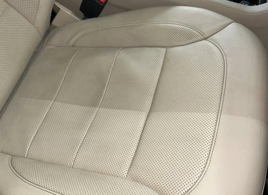 detailing auto detailing București curățare interior auto polish auto profesional detailer auto Ilfov protecție ceramică auto corecție lac auto detailing premium AMV Detailing Berceni polish faruri detailing complet mașină spălătorie auto profesională detailing exterior mașină tratare piele auto cosmetizare auto recondiționare interior auto protecție vopsea auto detailing mașină București servicii auto detailing detailing auto Ilfov